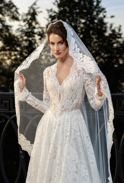 Lorenza с фатой