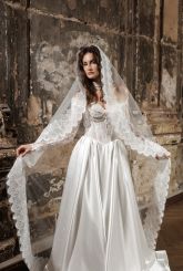 Felicity с фатой