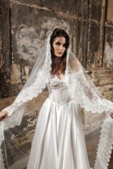 Felicity с фатой