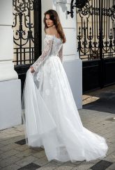 Fabienne с юбкой