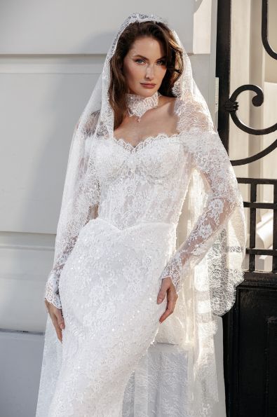 Fabienne с фатой